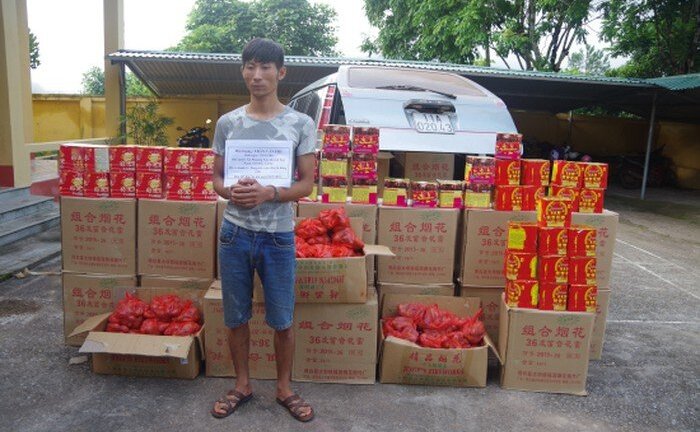 Vượt biên vác pháo thuê về Việt Nam