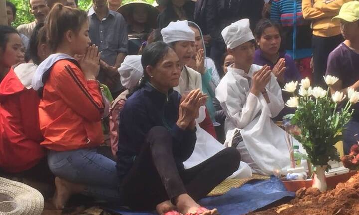 Chồng đâm chết vợ tại phiên tòa hòa giải ly hôn: Xót xa 3 người con không nơi nương tựa