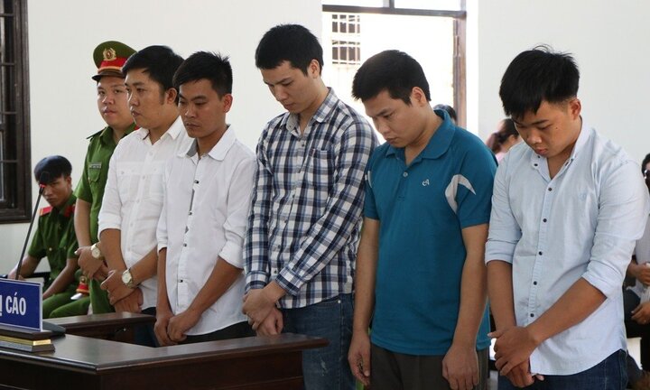 5 cựu cảnh sát đánh phạm nhân thiệt mạng lĩnh án