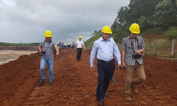 Sụt lún nguy hiểm gần hồ bùn đỏ Nhà máy Alumin Nhân Cơ