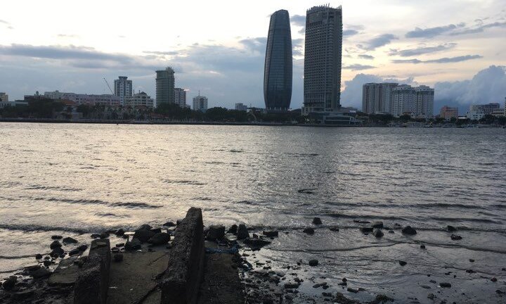 Tá hỏa phát hiện thi thể nam thanh niên nổi trên sông Hàn