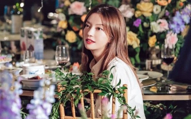 Triệu Vy xinh đẹp khi dự lễ cưới thiên kim nhà giàu Trung Quốc