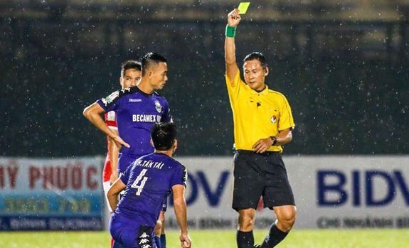 Thảm họa trọng tài Trần Văn Lập: Một năm 2 lần bị treo còi hết giải