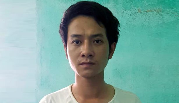 Chồng đâm chết vợ ngay trước bữa cơm tối