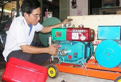 Lão nông biến khí biogas thành điện