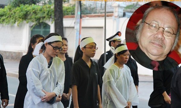 NSND Trà Giang buồn bã hoà vào dòng người tiễn biệt 'Đề Thám' Đoàn Dũng