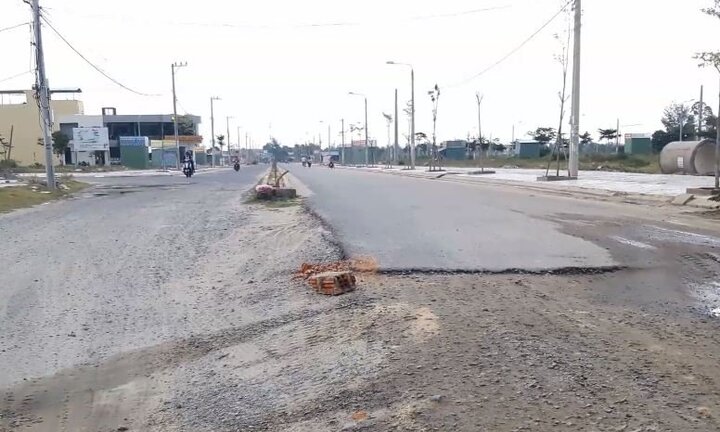 Cận cảnh tuyến đường 1,9 km làm mãi không xong ở Quảng Nam