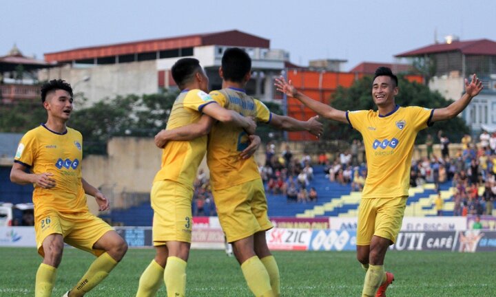 Video: FLC Thanh Hóa vùi dập cựu vương Quảng Nam