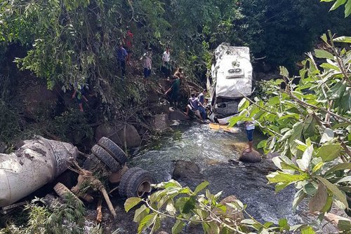 Tai nạn thảm khốc ở Lai Châu: Do tài xế đổ dốc sai kỹ thuật