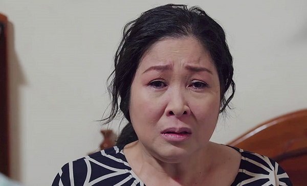 Gạo nếp gạo tẻ tập 60: Bà Mai khóc nghẹn vì con gái không quan tâm mình