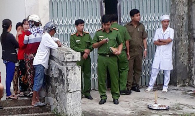 Bực tức việc mượn sách, nam sinh đâm bạn trọng thương