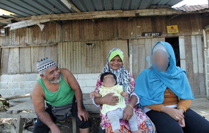 Video: Bố mẹ để con gái 15 tuổi làm vợ lẽ người đàn ông 44 tuổi