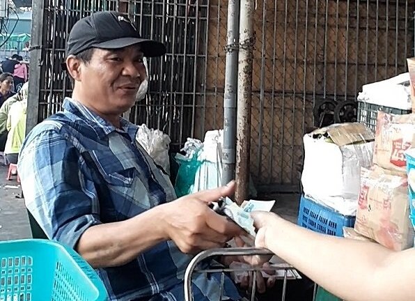 Bảo kê tại chợ Long Biên: Chủ tịch Hà Nội yêu cầu Giám đốc Công an TP khẩn trương điều tra