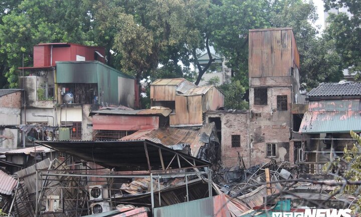 Cháy lớn gần Bệnh viện Nhi Trung ương: Tìm thấy thi thể trong khu nhà trọ của ông Hiệp 'khùng'