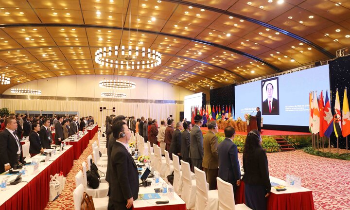 Đại biểu dự ASOSAI 14 dành một phút mặc niệm Chủ tịch nước Trần Đại Quang