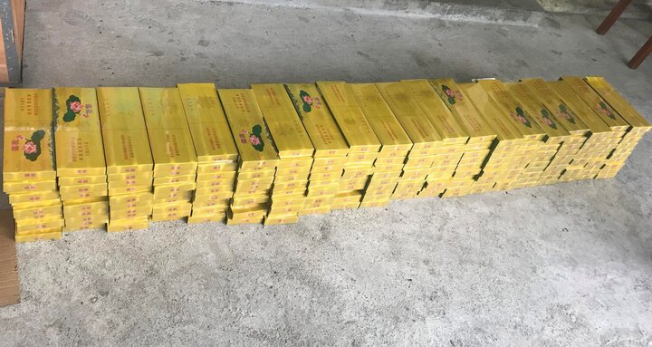 Phát hiện xe khách vận chuyển 2.000 bao thuốc lá lậu ở Quảng Nam