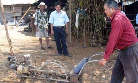 Học hết lớp 8, lão nông chế tạo máy xới đa năng