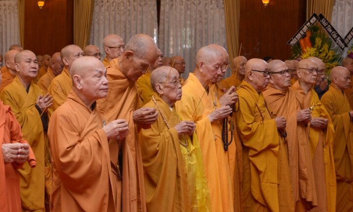 Phật tử TP.HCM cầu nguyện cho Chủ tịch nước Trần Đại Quang