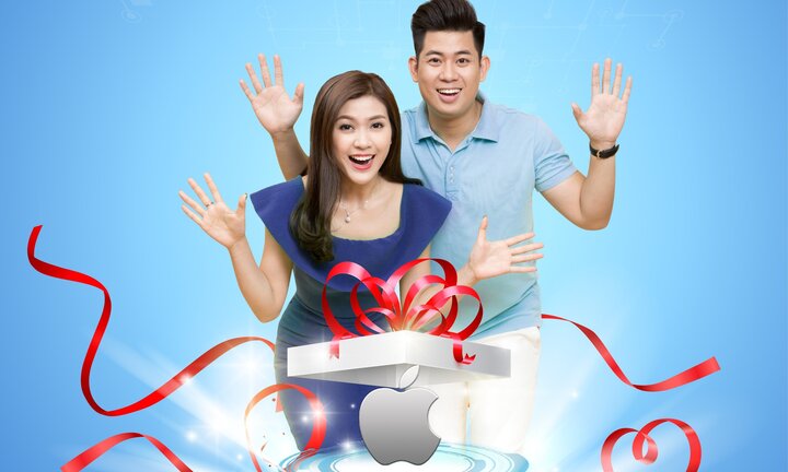 Dùng dịch vụ ngân hàng, khách hàng may mắn trúng bộ tứ 'Táo xinh'