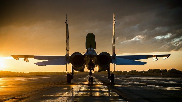 Tiêm kích tàng hình F-22 của Mỹ rơi vào tầm ngắm Su-35 Nga trên không phận Syria