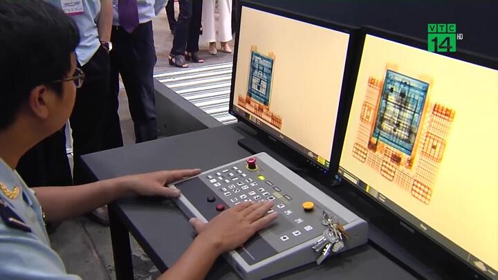 Video: Cận cảnh máy soi hàng hóa tối tân Mỹ vừa bàn giao cho Hải quan Việt Nam