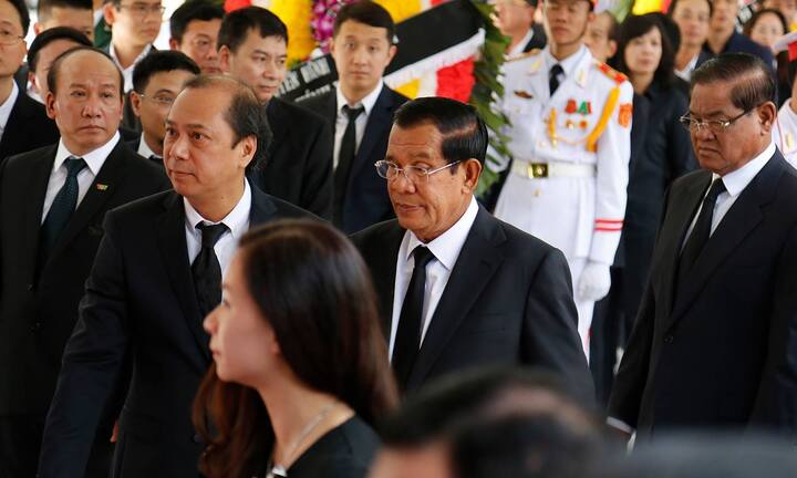 Thủ tướng Hun Sen đến viếng người bạn cũ - Chủ tịch nước Trần Đại Quang