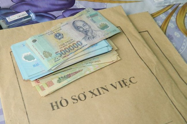 Truy tố 2 nghi can lừa chạy việc, chiếm đoạt hơn 2 tỷ đồng