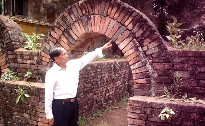 Lạc vào những ngôi mộ cổ khổng lồ như cung điện trong lòng đất ở Hải Dương