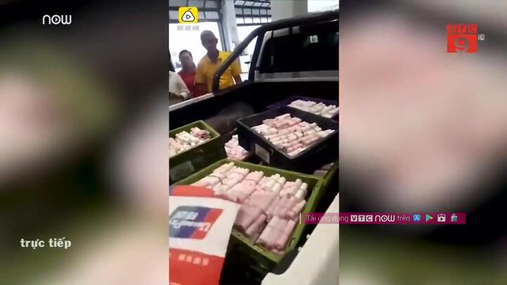 Clip: Tài xế xe buýt mang 1 tấn tiền xu đi mua xe sang BMW