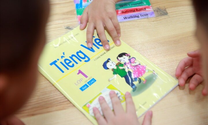 Chiết khấu sách giáo khoa 250 tỷ/năm, Lãnh đạo Bộ GD&ĐT lý giải?