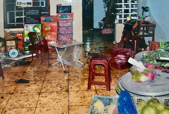 Cuồng ghen, chồng tưới xăng đốt vợ và hàng xóm