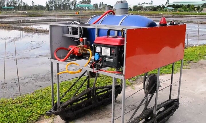 Máy phun thuốc điều khiển từ xa