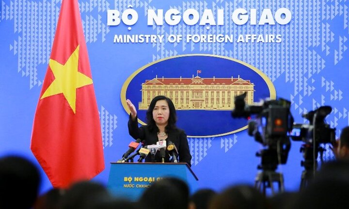 Tàu chiến Trung Quốc tiếp cận nguy hiểm tàu Mỹ trên Biển Đông, Việt Nam lên tiếng
