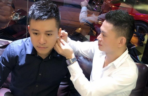 Tuấn Hưng chi 7 tỷ đồng mua kim cương mừng sinh nhật tuổi 40