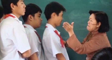 Dự thảo giáo viên đánh học sinh bị phạt 30 triệu đồng: Giáo viên, học sinh nói gì?