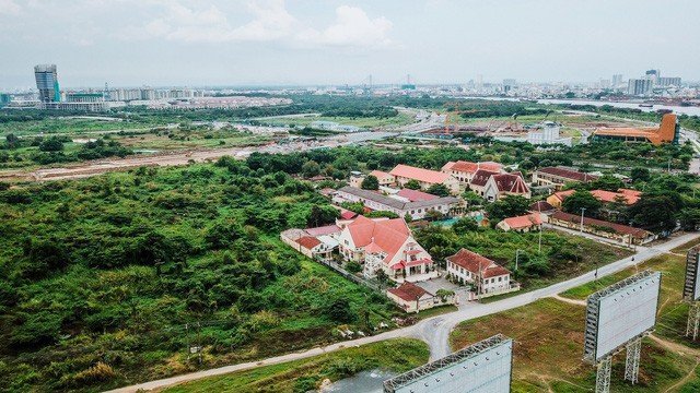 Có gì bên trong khu đất dự tính xây dựng Nhà hát 1.500 tỷ đồng ở TP.HCM?