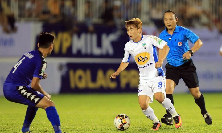 Tiến Linh tỏa sáng, B.Bình Dương vùi dập HAGL