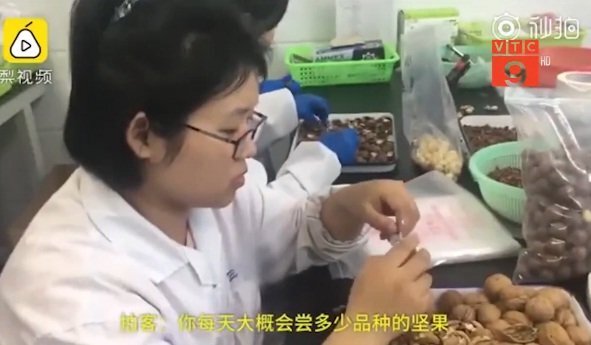 Xuất hiện nghề ăn vặt, ngồi ăn cả ngày kiếm 34 triệu đồng/tháng