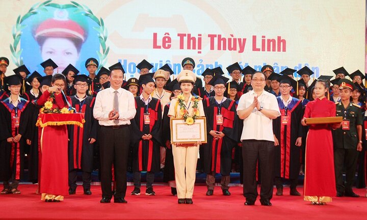 Thành tích đặc biệt của 88 thủ khoa tốt nghiệp xuất sắc năm 2018