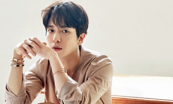 Giáo sư đại học ngồi tù vì giúp ca sĩ Hàn Quốc gian lận điểm thi