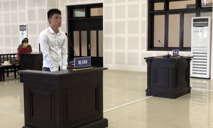 Kẻ cuồng ghen tạt axit bạn gái lĩnh 8 năm tù