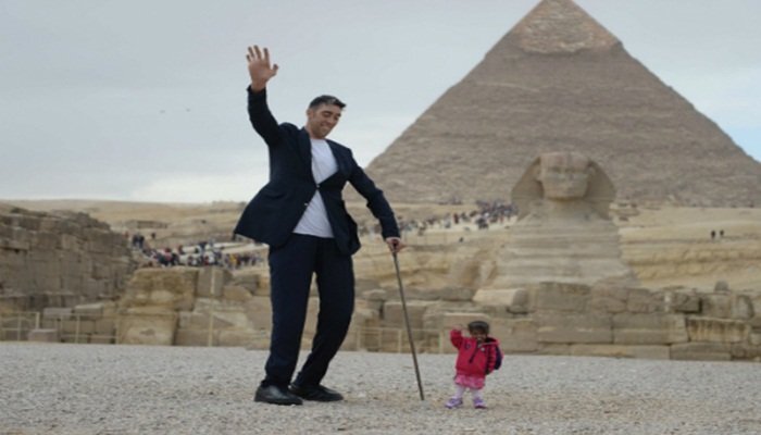 Chàng trai cao nhất và cô gái thấp nhất thế giới