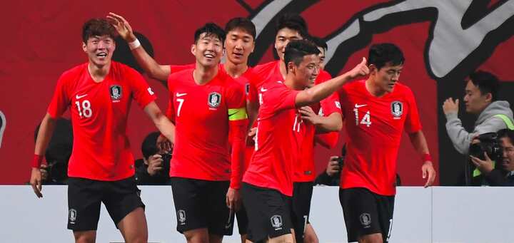 Video: Hàn Quốc xuất sắc đánh bại Uruguay