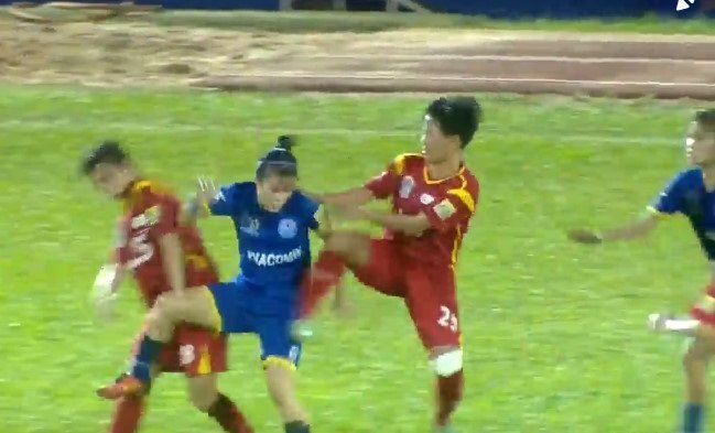 Hỗn chiến trên sân Thống Nhất: VFF phạt nặng 6 cầu thủ nữ