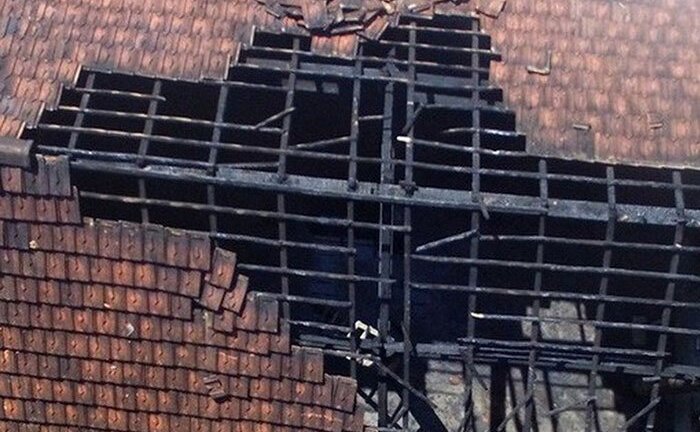 Bé 5 tuổi nhanh trí cứu em khỏi đám cháy