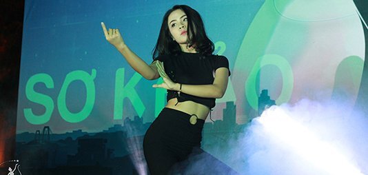 Nữ sinh ĐH Dược Hà Nội khoe sắc, tranh tài tại ‘Tài hoa duyên dáng Dược 2018’