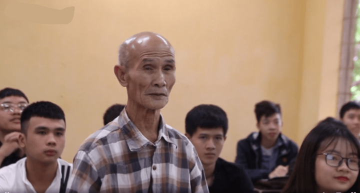 Video: Gặp gỡ cụ ông 85 tuổi đang là sinh viên năm thứ hai ở Hà Nội