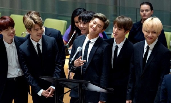 K-Pop bắt nhịp xu hướng âm nhạc toàn cầu ra sao?