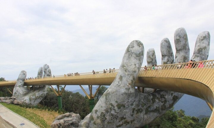 Cầu Vàng Đà Nẵng đoạt giải thưởng đặc biệt của The Guide Awards 2018