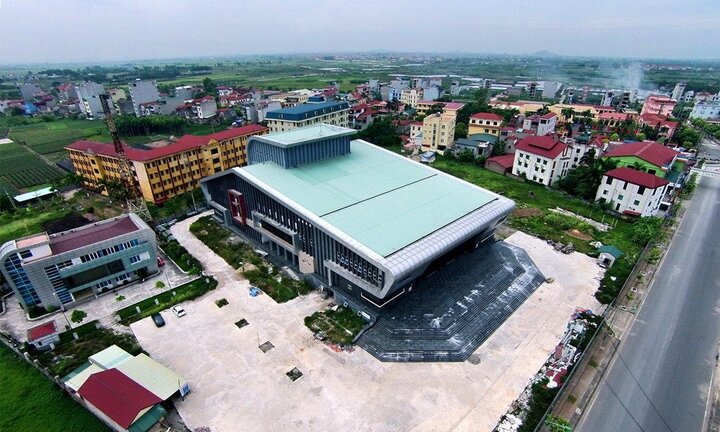 Ảnh: Bên trong nhà hát trăm tỷ đồng ở Hà Nội xây xong nằm 'đắp chiếu'